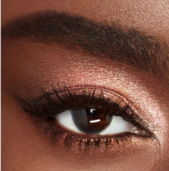 Палетка теней Charlotte Tilbury Luxury Palette, оттенок The Queen of Luck 000071 фото